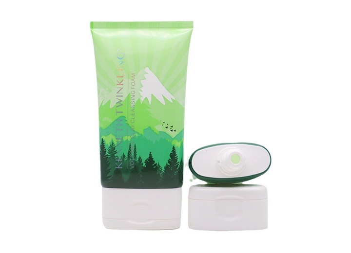 50管径白色扁翻盖洁面乳